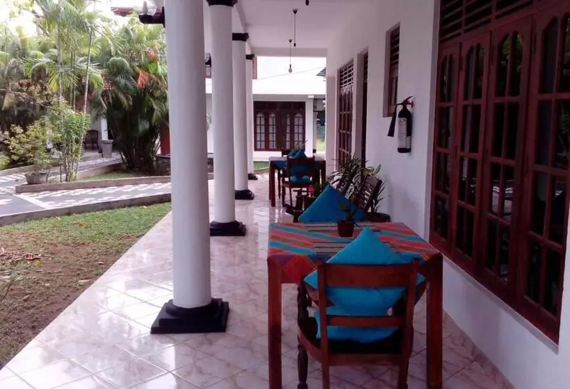 هتل White Bridge House & Resort