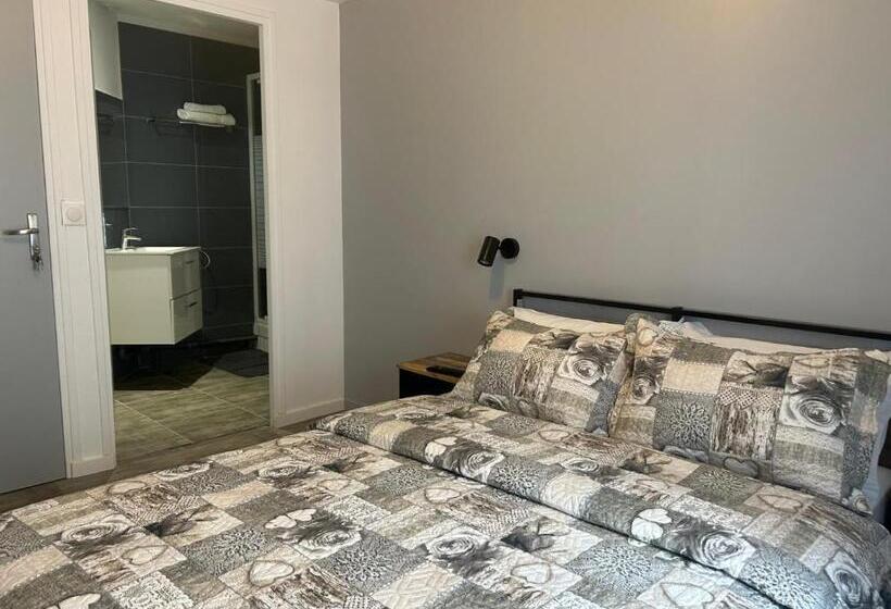 هتل کپسول Hôtel Saint Charles