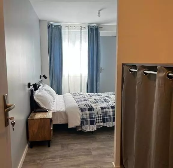 カプセルホテル Hôtel Saint   Charles