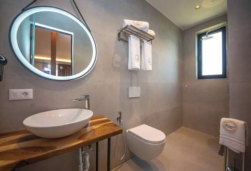 ホテル Emara Boutique