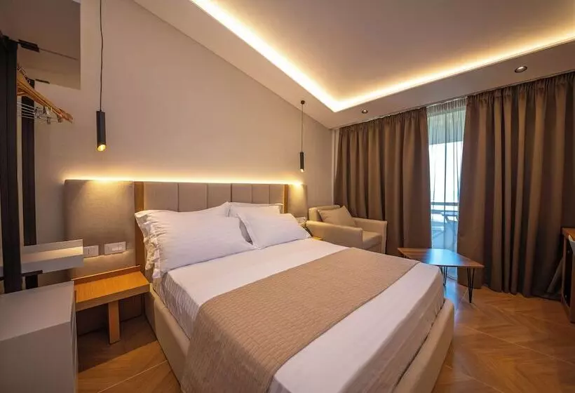 ホテル Emara Boutique