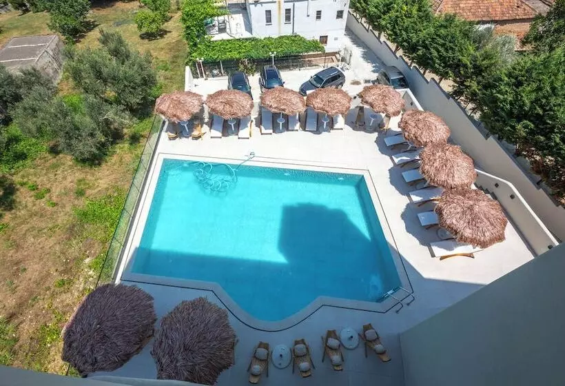 ホテル Emara Boutique