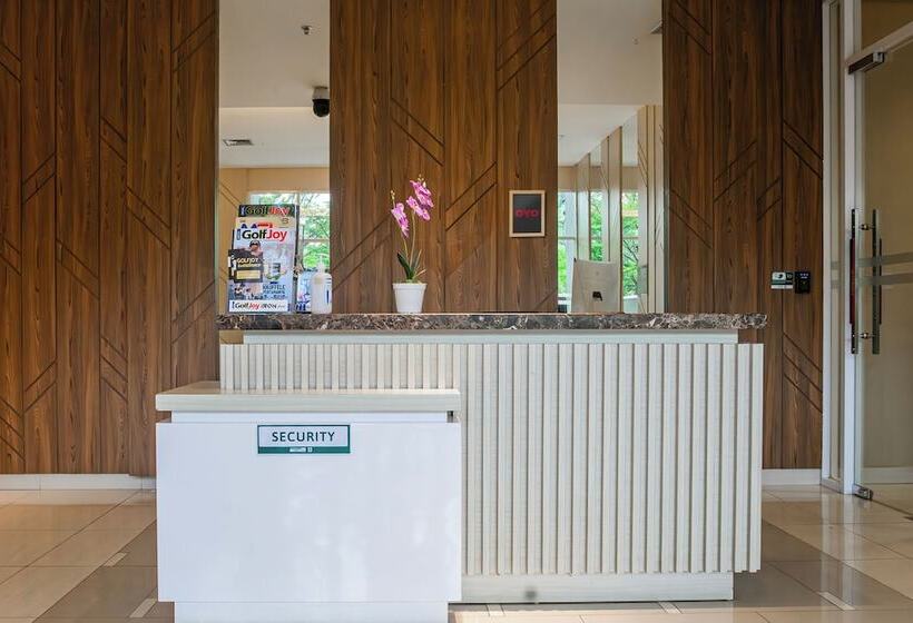 فندق Oyo 94083 Apartemen Podomoro Golf View Victory Rooms