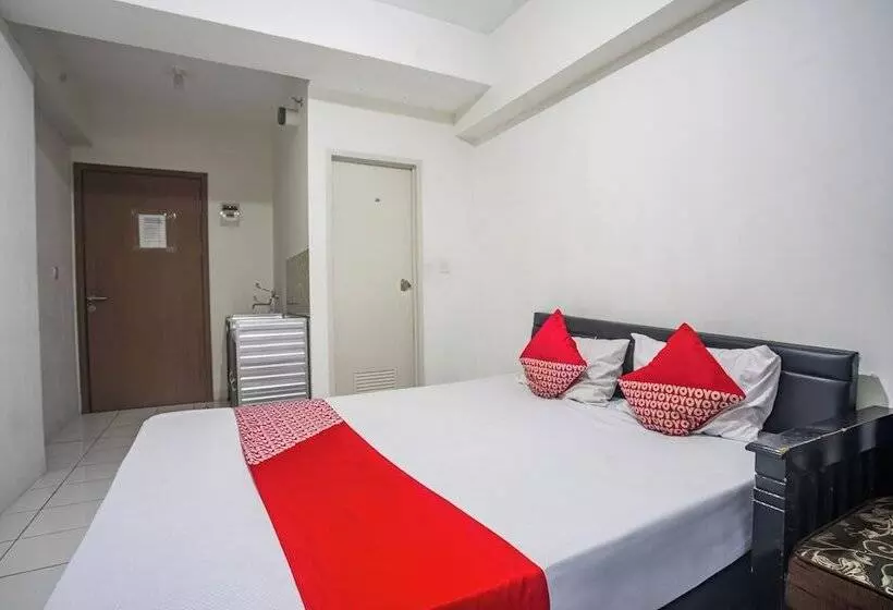 Hotelli Oyo 94083 Apartemen Podomoro Golf View Victory Rooms