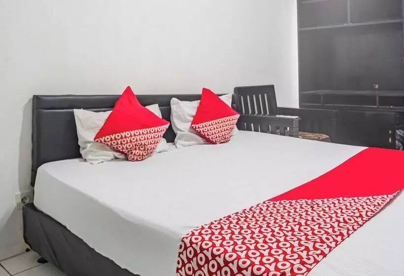 Hotelli Oyo 94083 Apartemen Podomoro Golf View Victory Rooms