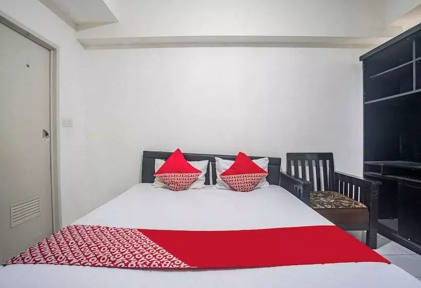 Hotelli Oyo 94083 Apartemen Podomoro Golf View Victory Rooms