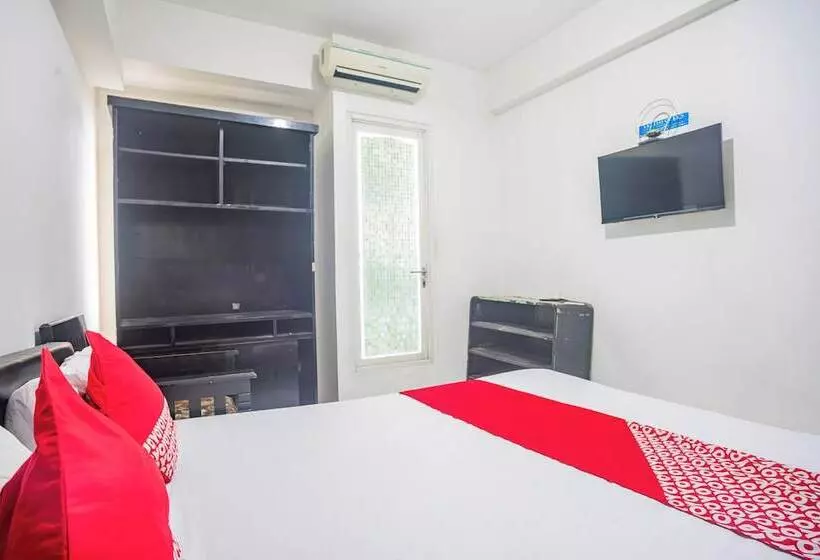 Hotelli Oyo 94083 Apartemen Podomoro Golf View Victory Rooms