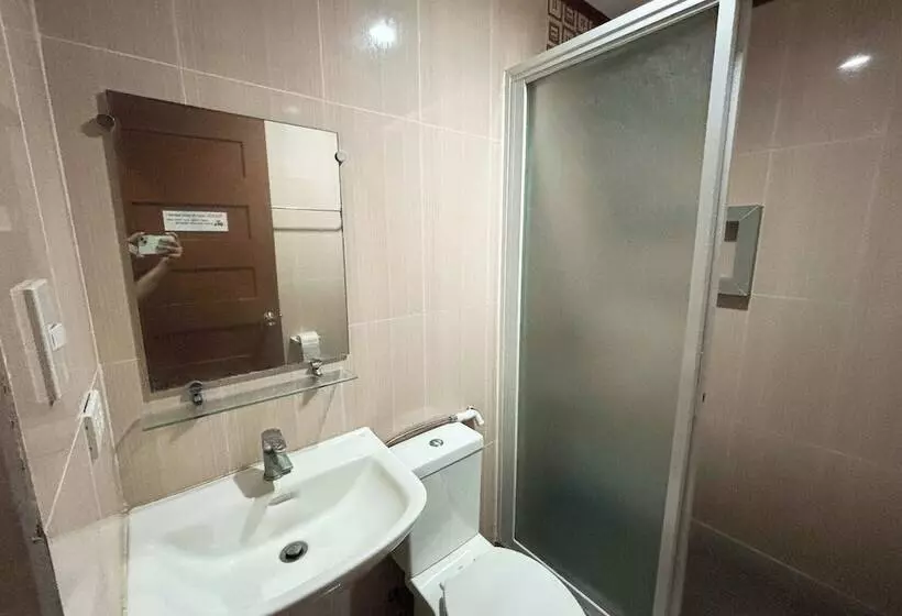 Sea Jewel Hotel Puerto Galera Powered By Cocotel