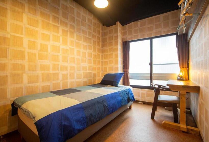 045 Hostel Yoshidamachi