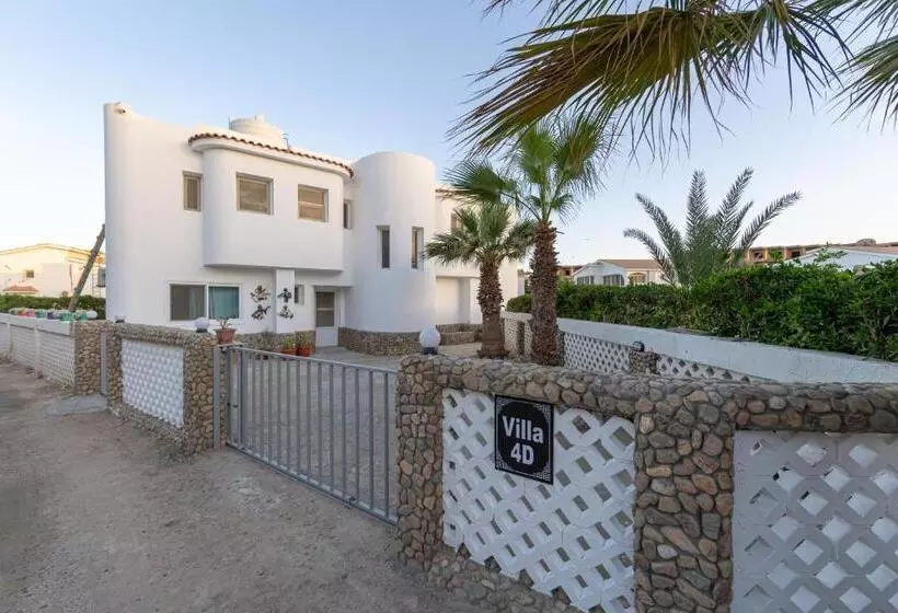 تختخواب و صبحانه Aden Beach   Sea View Room With Beach Access In Villa