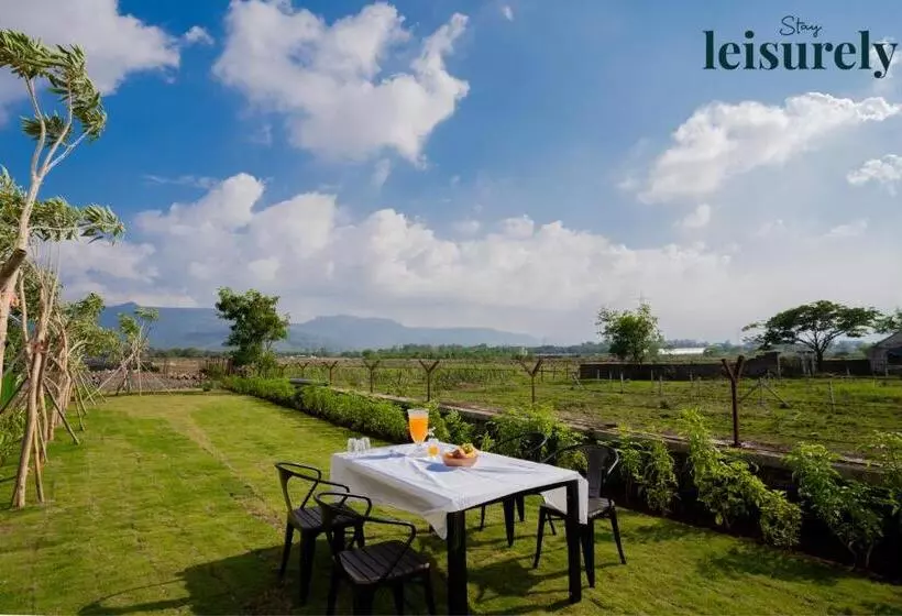 ホテル Stay Leisurely   Pavilion By The Hills, Lonavala   Stadium View Rooms
