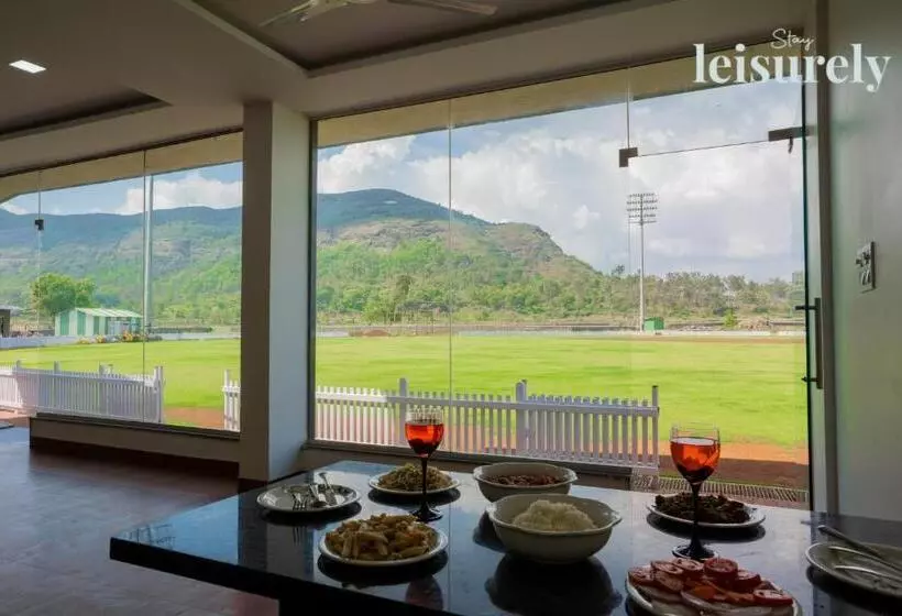 ホテル Stay Leisurely   Pavilion By The Hills, Lonavala   Stadium View Rooms