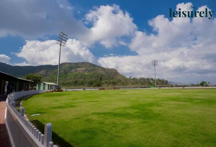 ホテル Stay Leisurely   Pavilion By The Hills, Lonavala   Stadium View Rooms