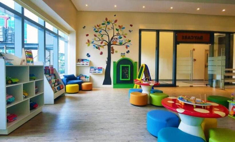 Luxestaysmnl Parisian Charm 1br Suite Pool Gym 400mbps Wifi Netflix Amazing City View