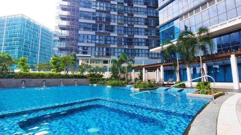 Luxestaysmnl Parisian Charm 1br Suite Pool Gym 400mbps Wifi Netflix Amazing City View