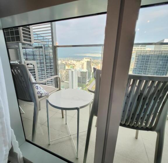 Luxestaysmnl Parisian Charm 1br Suite Pool Gym 400mbps Wifi Netflix Amazing City View