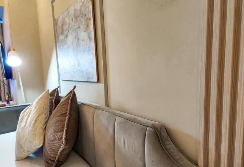 Luxestaysmnl Parisian Charm 1br Suite Pool Gym 400mbps Wifi Netflix Amazing City View