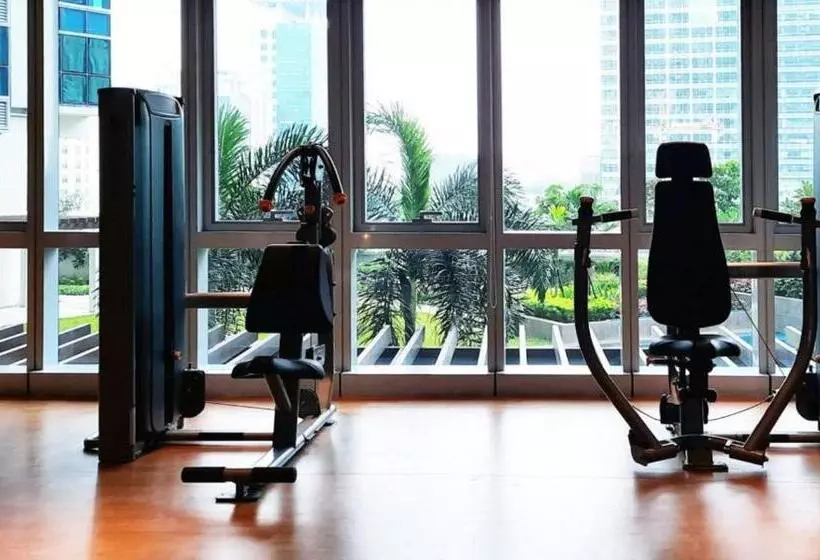 Luxestaysmnl Parisian Charm 1br Suite Pool Gym 400mbps Wifi Netflix Amazing City View