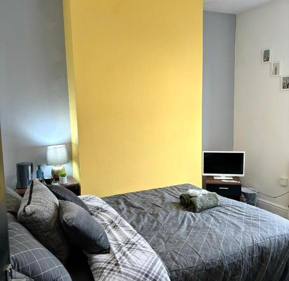 بنسيون Croft House