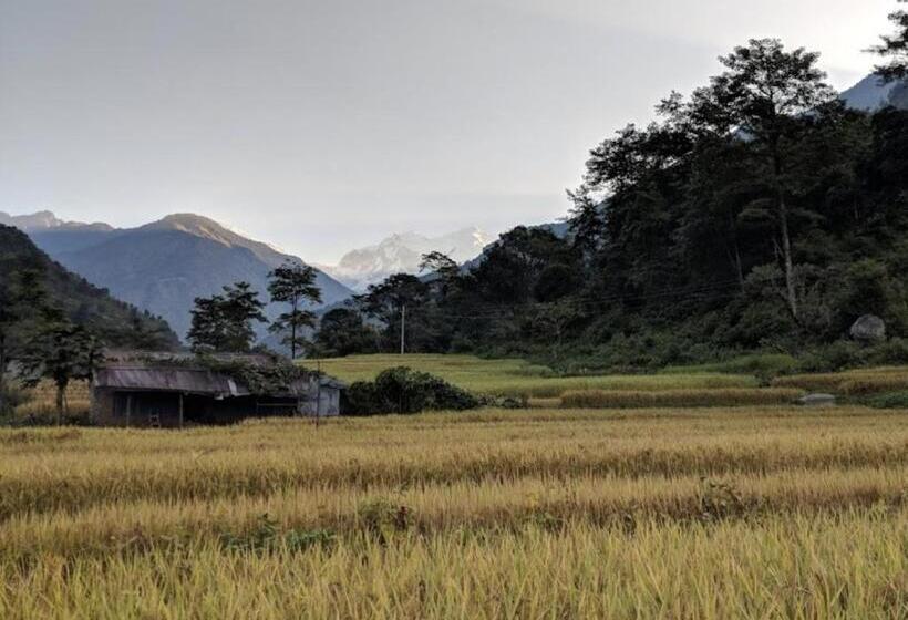 پانسیون Hilton Annapurna Garden