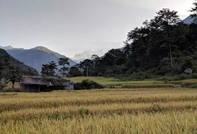 پانسیون Hilton Annapurna Garden