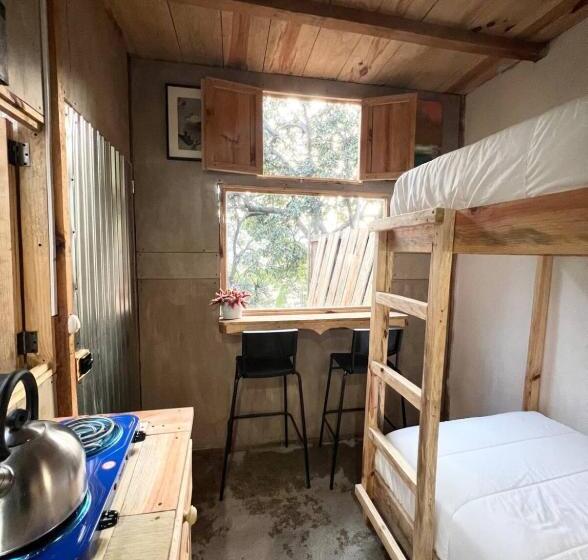 هاستل Eb5 Escape