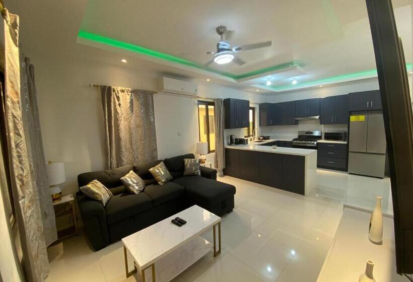 تختخواب و صبحانه Chateau Charme