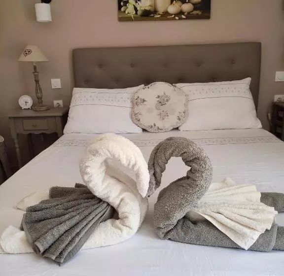 ベッドアンドブレックファースト Chez Brigitte Chambre D Hôte Avec Cour Privative,piscine