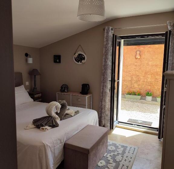 Bed and Breakfast Chez Brigitte Chambre D Hôte Avec Cour Privative,piscine