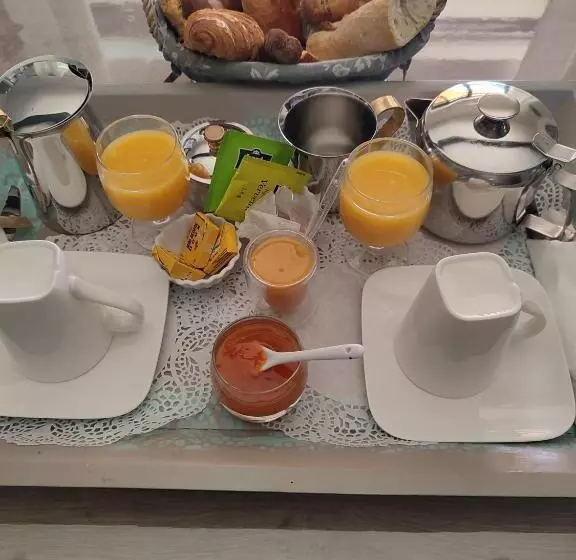 ベッドアンドブレックファースト Chez Brigitte Chambre D Hôte Avec Cour Privative,piscine