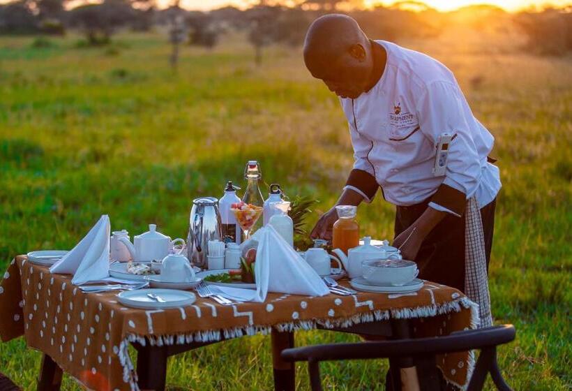 בית מלון כפרי Escarpment Serengeti Luxury Camp