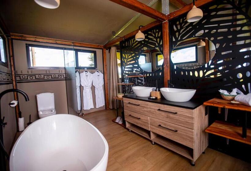 בית מלון כפרי Escarpment Serengeti Luxury Camp