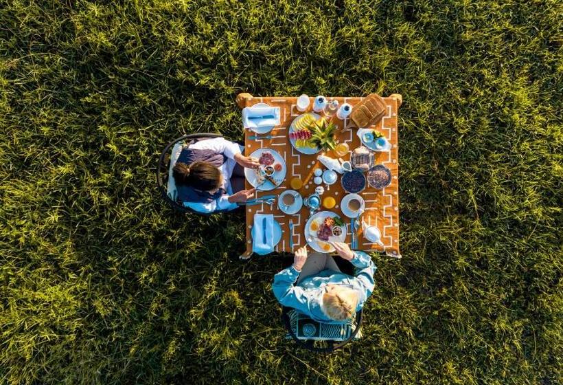 בית מלון כפרי Escarpment Serengeti Luxury Camp