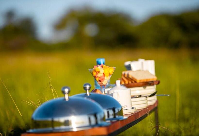 בית מלון כפרי Escarpment Serengeti Luxury Camp