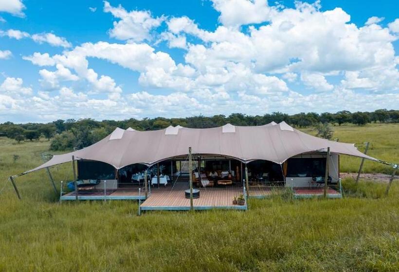 בית מלון כפרי Escarpment Serengeti Luxury Camp