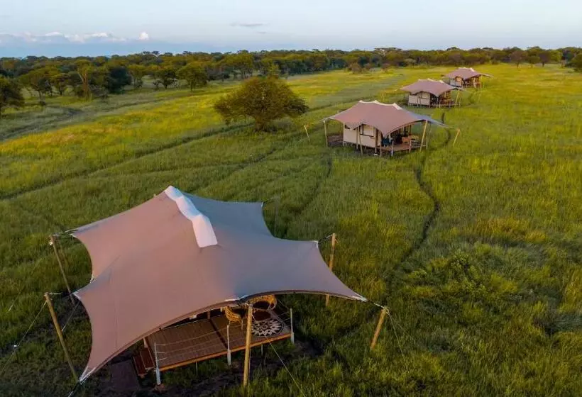 Hotelli Escarpment Serengeti Luxury Camp