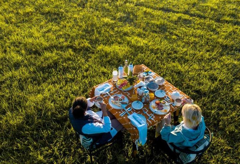 בית מלון כפרי Escarpment Serengeti Luxury Camp