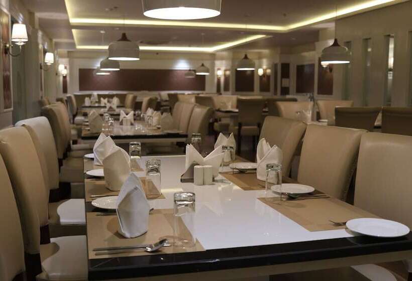 Hotel Gulmohar Royals