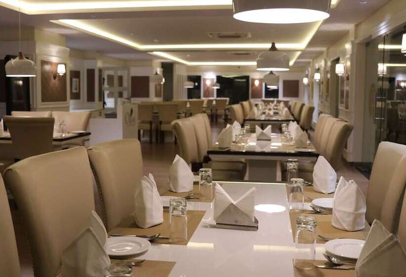 Hotel Gulmohar Royals