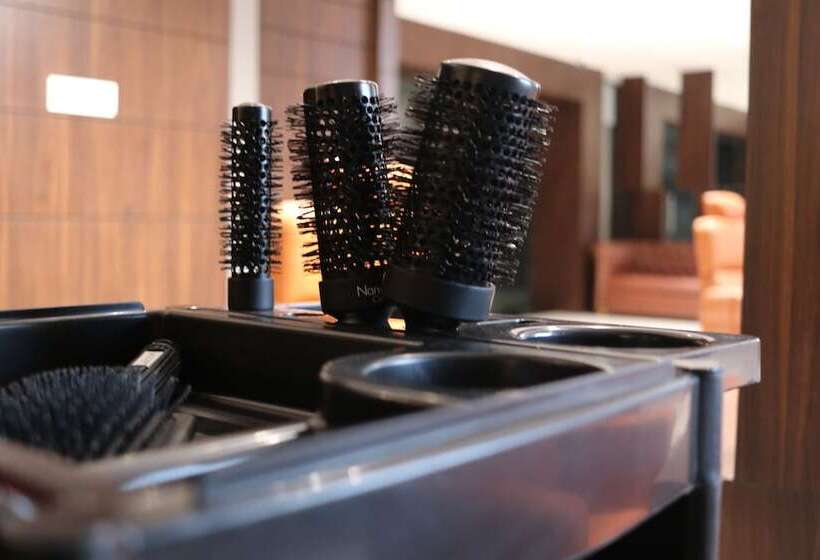 Hotel Gulmohar Royals