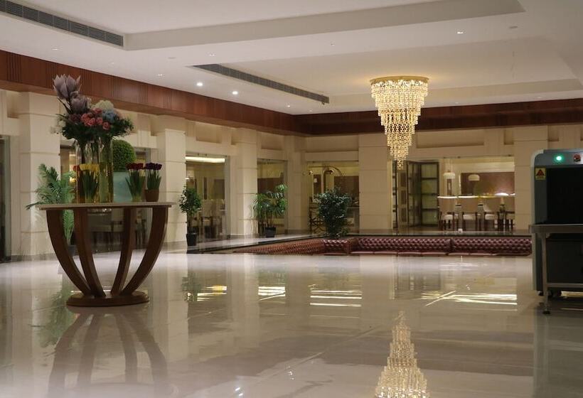 Hotel Gulmohar Royals