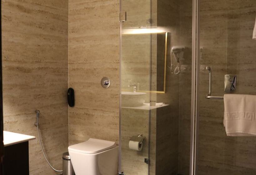 Hotel Gulmohar Royals