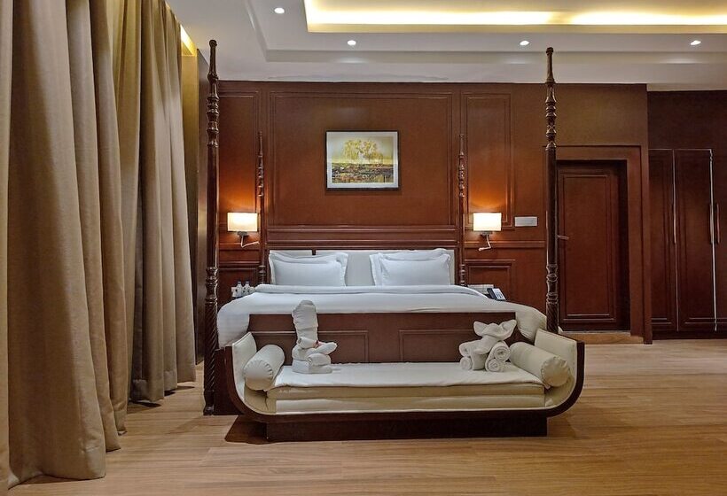 Hotel Gulmohar Royals