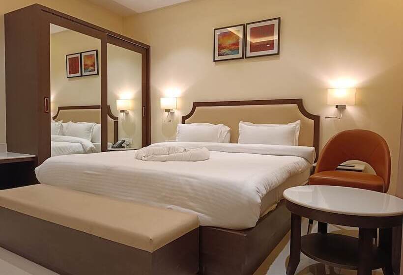 Hotel Gulmohar Royals