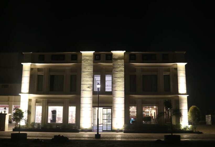 Hotel Gulmohar Royals