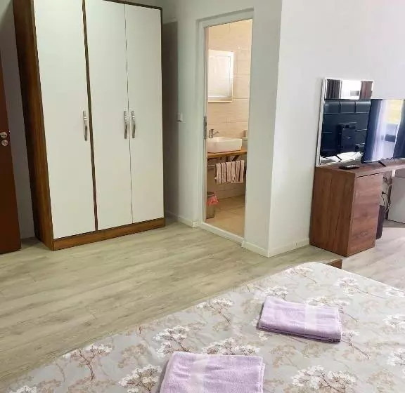 Hotelli Infinity Plaza