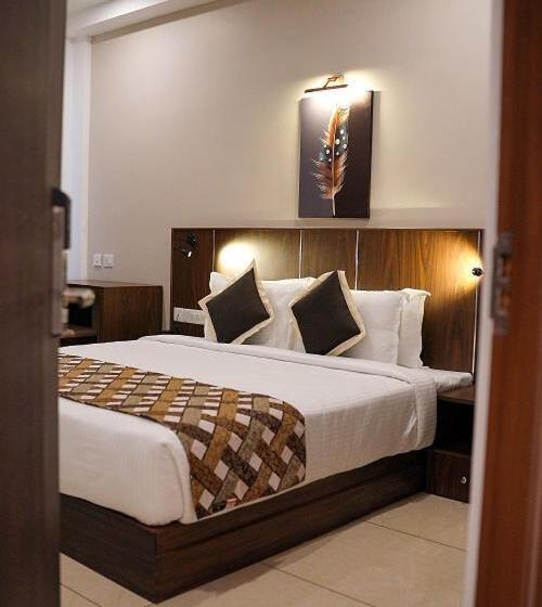 Hotel Perumatty Residency