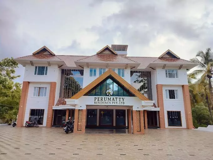 ホテル Perumatty Residency