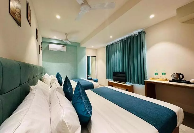 ホテル Rudhav Palace