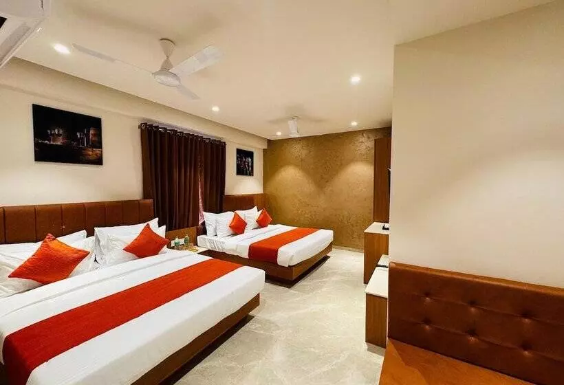 ホテル Rudhav Palace